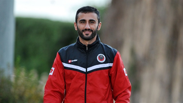Gençlerbirliği'nden ayrılan Selçuk Şahin, gelecek sezon için Göztepe ile anlaşmaya vardı. 