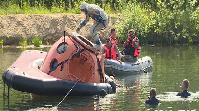  تدريبات رواد الفضاء في حالة الهبوط على سطح الماء