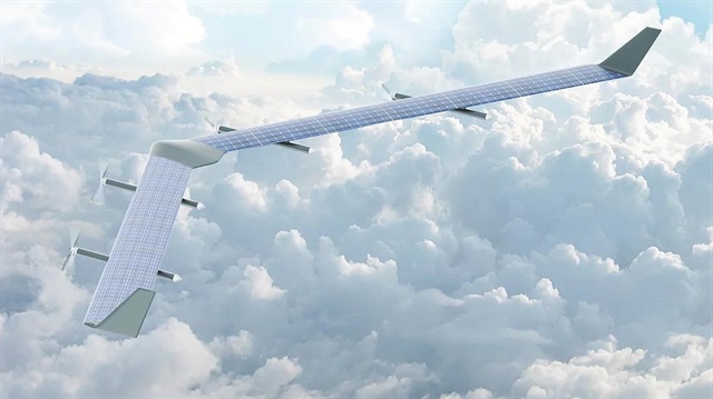 Facebook'un internet dağıtan güneş enerjili drone'u Aquila başarılı bir test uçuşu gerçekleştirdi.