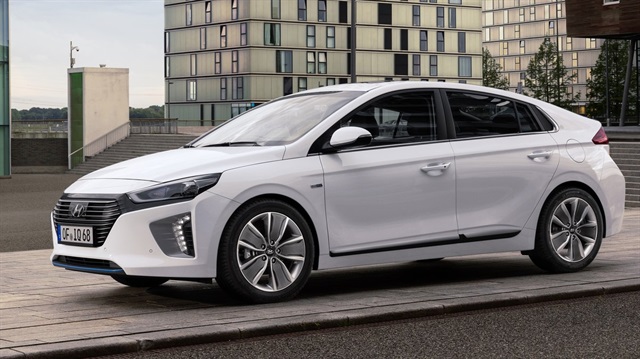 Hyundai Ioniq, Türkiye'de 1.6 GDI hibrit motorla satışa sunulacak.