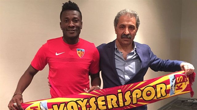 Kayserispor, yıldız golcü Asamoah Gyan'la sözleşme imzaladı. 