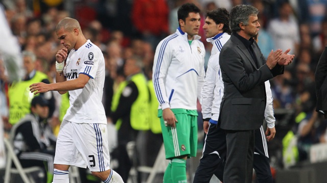 Mourinho, Pepe'nin sertliğini kadın takımıyla çalıştırarak törpüledi.