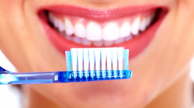 Kural basit: Bembeyaz sağlıklı dişler için 8 yöntem!