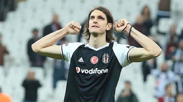 23 yaşındaki stoper Atınç Nukan, geride bıraktığımız sezon Beşiktaş formasıyla 14'ü ilk 11 olmak üzere 16 maça çıktı.
