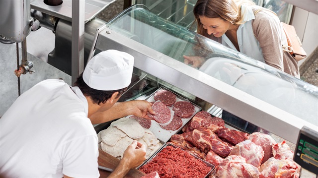 Gıda Tarım ve Hayvancılık Bakanı Faruk Çelik, kırmızı et fiyatlarını 5-6 firmanın yükselttiğini söyledi.