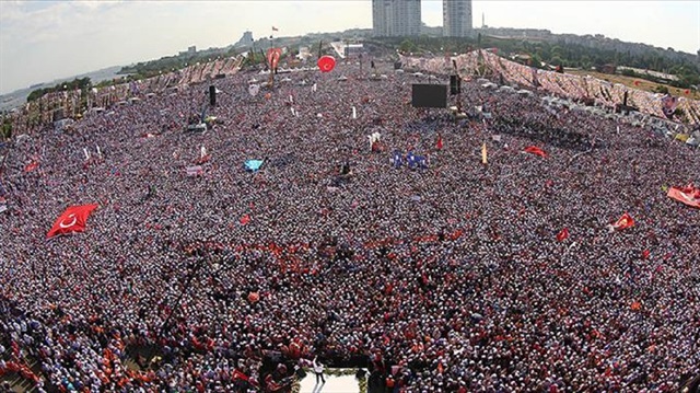 ​CHP vekiller, Kazlıçeşme'deki AK Parti mitinginin fotoğrafını paylaştı
