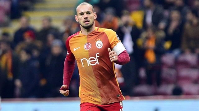 Sneijder bu sezon Galatasaray'da 15 asist yaparak Süper Lig'de asist kralı olmuştu.