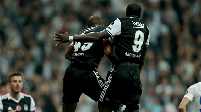 Aboubakar bu sezon ligde Beşiktaş ile çıktığı 27 maçta 12 gol attı.