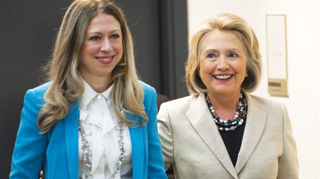  Chelsea ve Hillary Clinton