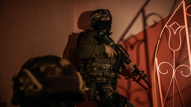 Arşiv: Güvenlik güçleri şafak vakti belirlenen adreslere operasyon düzenledi.