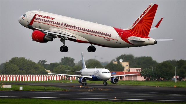 Air India, 8 milyar dolar borçla satılıyor.
