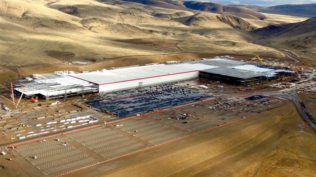 Tesla'nın Panasonic'le ortak kurduğu batarya fabrikası Gigafactory, her türlü batarya üretimi ve geliştirilmesi amacıyla faaliyete geçti.