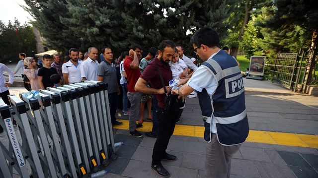 Ulus'taki yürüyüş için vatandaşlar gelmeye başladı​