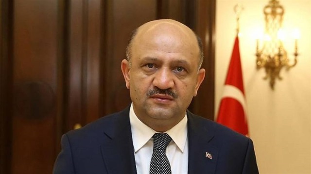 وزير الدفاع التركي يعلن توقيع مذكرة تفاهم لتطوير نظام دفاع جوي وطني