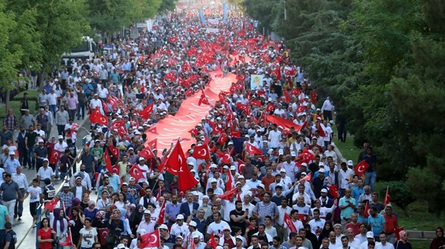 Diyarbakır'daki 15 Temmuz yürüyüşüne on binler katıldı​