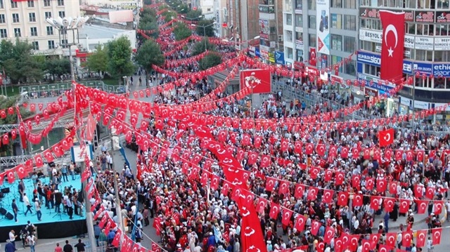 Van’da 10 binler 15 Temmuz için yürüdü