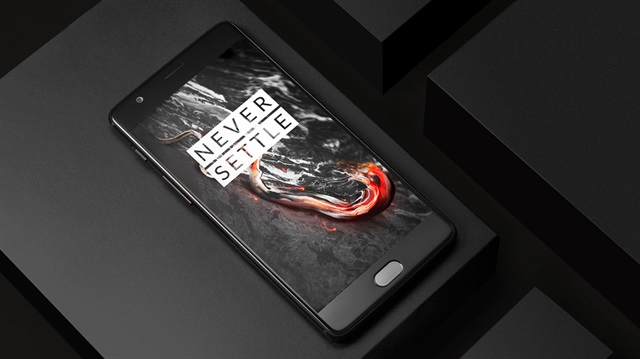 Kullanıcıların almak için kuyruğa girdiği OnePlus 5, Türkiye'de satışa çıktı