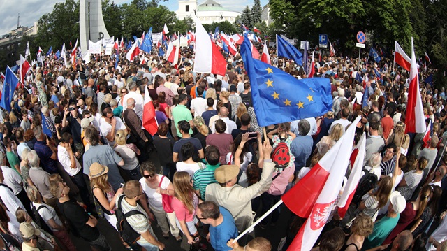 Polonya'da tartışmalı yargı reformu yasası