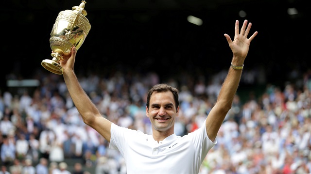 Federer, 2003, 2004, 2005, 2006, 2007, 2009 ve 2012'de kazandığı Wimbledon'ı 2017'de de zirvede tamamlayarak, bunu başaran ilk tenisçi unvanını aldı.