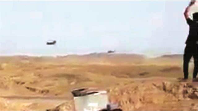 ABD helikopterlerinin çok alçaktan uçtuğu görülen video kaydı Musul’un güneyinde çekilmiş. Görüntüleri çekenler, kendi aralarında “DEAŞ’lılar Havice’ye götürülüyor” şeklinde konuşuyor.