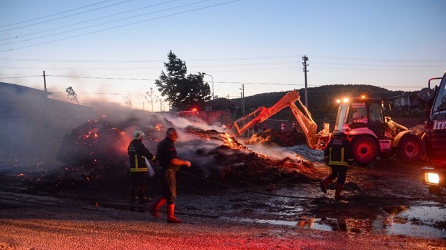 Bursa'da saman yüklü kamyon alev alev yandı