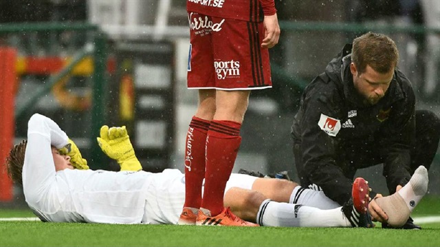 Östersunds'un yedek kalecisi Andreas Andersson lig maçında sakatlandı.