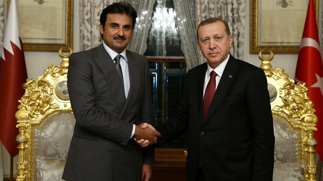 Cumhurbaşkanı Recep Tayyip Erdoğan, Mabeyn Köşkü'nde, Katar Emiri Şeyh Temim bin Hamad Al Sani ile bir araya gelmişti.