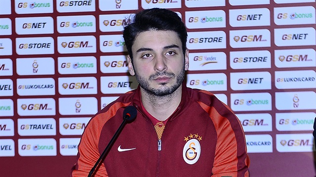 Cenk Gönen Galatasaray'dan ayrıldı.
