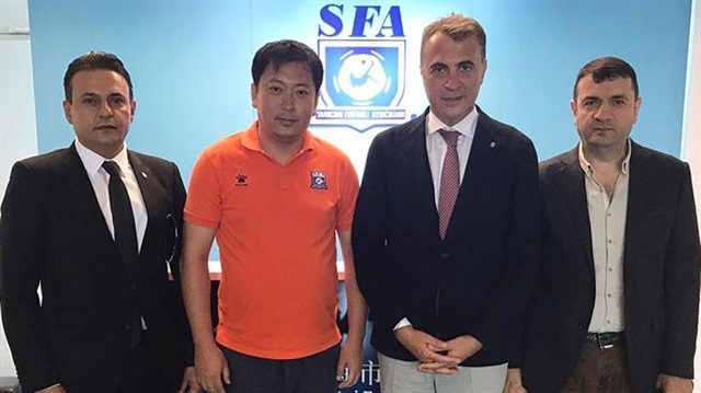 Fikret Orman, Şanghay Futbol Federasyonu'nu ziyaret ederek temaslarda bulundu. 