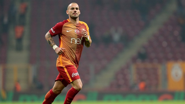 Galatasaray'dan ayrılan Hollandalı yıldız Wesley Sneijder'in kariyerini hangi takımda sürdüreceği merak konusu.