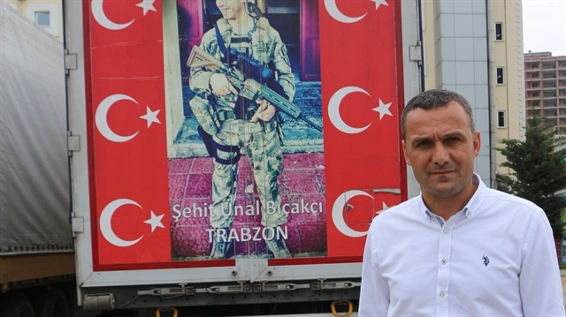 Türk bayrağı asarken teröristlerin taciz ateşine uğrayan Abdullah Özer
