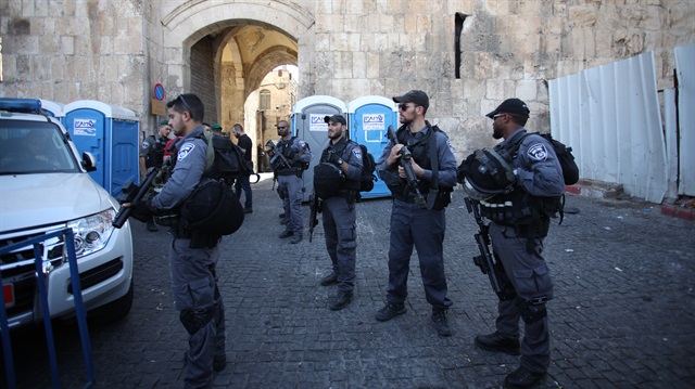 İsrail güçleri günlerdir Mescid-i Aksa'nın kapılarında Müslümanların mescide girişine engel oluyor. 