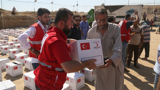 Türk Kızılay'ı 330 Musullu aileye gıda yardımında bulundu.