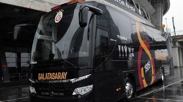 Galatasaray Kulübü, Östersunds'a elenilmesinin ardından futbolcularını takım otobüsüne bindirmedi. 