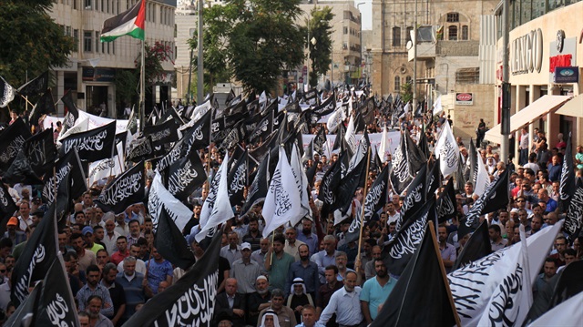 أنصار "حزب التحرير" يتظاهرون بالضفة تنديداً بالاعتداءات الإسرائيلية على الأقصى