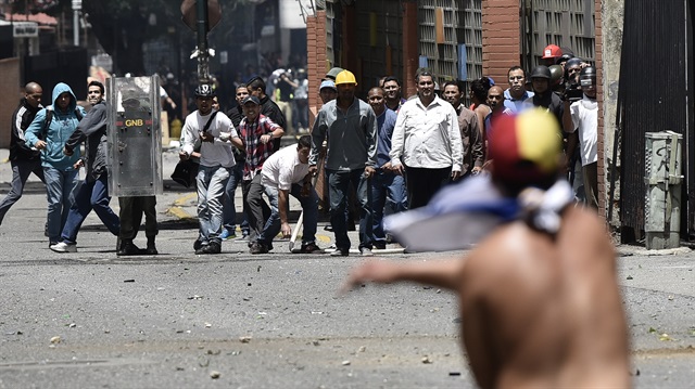 فنزويلا.. مقتل شخصين في مظاهرات ضد إعادة صياغة الدستور