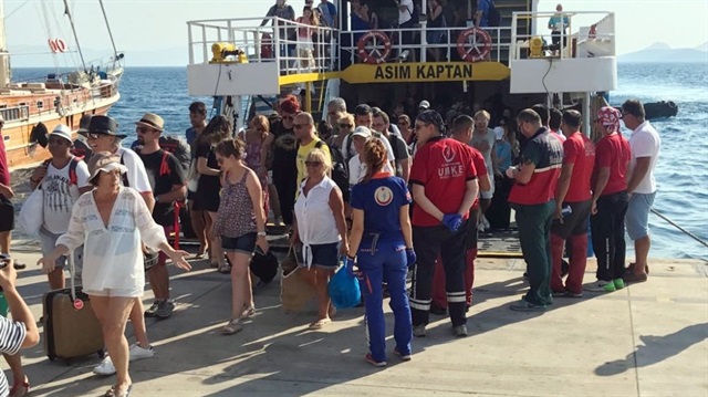 310 Turks evacuated from Greek island after quake