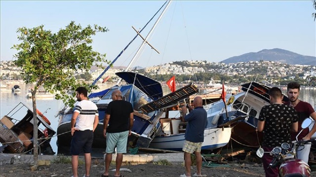 إجلاء 310 أتراك من جزيرة يونانية بعد زلزال ضرب بحر إيجه