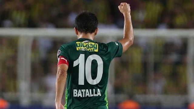 Batalla, Bursaspor formasıyla çıktığı 220 maçta 63 gol atarken 72 de asist yapma başarısı gösterdi.