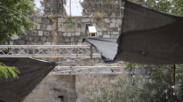 İsrail'in Mescid-i Aksa'nın Aslanlı kapısının (El-Esbat) karşısındaki yüksek noktalara güvenlik kameraları yerleştirmeye başladı.
