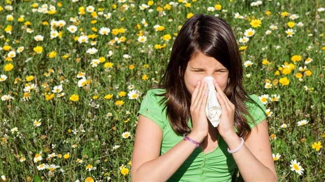 Yaz aylarında klimalar ve havuzlardan bulaşan hastalıklar gripal enfeksiyona neden oluyor. 