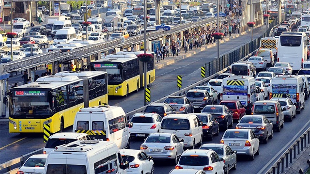 Akıllı uygulamalarla trafik yoğunluğu azalıyor, güvenlik artıyor.