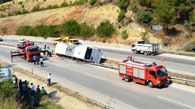 Sinop'taki kaza sonrası olay yerine çok sayıda itfaiye ve ambulans sevk edildi.  