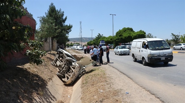 Gaziantep'te minibüs şarampole devrildi: 7 yaralı