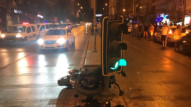 İzmir'de motosiklet kazası: 1 ölü, 1 yaralı!