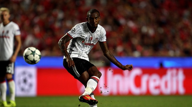 Beşiktaş'ın Brezilyalı yıldızı Anderson Talisca kardeşini siyah beyazlı kulübe transfer ettirdi.