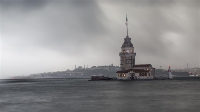 İstanbul'da etkili olan sağanak yağış, kentte olumsuzluklara neden olmuştu. 
