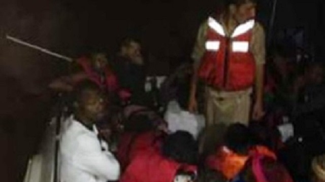 İzmir’de yurt dışına kaçmaya çalışan 43 göçmen yakalandı