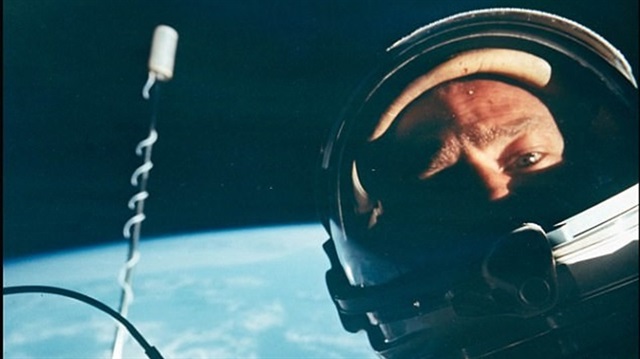 Fotoğraf 1966 yılında Buzz Aldrin tarafından uzayda çekilen ilk selfie unvanına sahip.