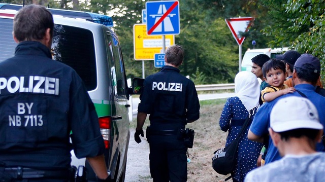 Alman basını, ülkedeki göçmenleri ve mültecileri suçlu gibi gösteriyor.